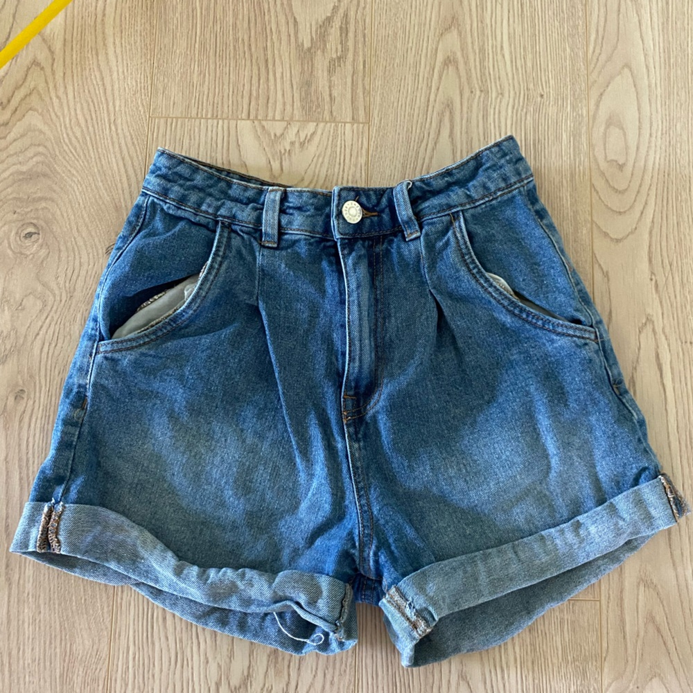 Ladies “Mom” Denim Short. Size 3